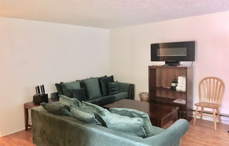 2 beds, 1 bath, $1,899