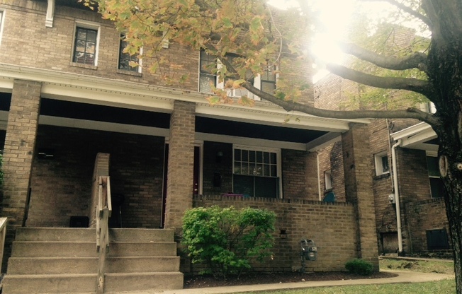 *** Mt. Lebanon Duplex for Rent with Front and Back Porch * Pet Friendly Apartment * Walk to the T * Renovated ***