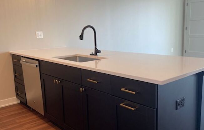 1 bed, 1 bath, 807 sqft, $2,395, Unit 418