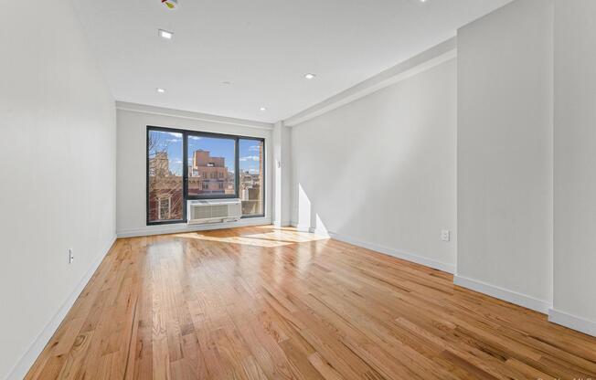 1 bed, 1 bath, 869 sqft, $5,675, Unit 4L