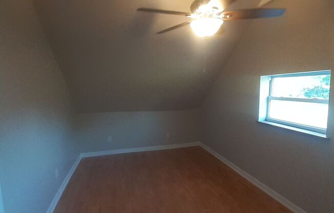 3 beds, 1 bath, $1,595