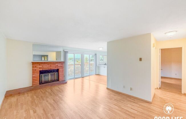 2BD/1BA Condo in Clairemont with Balcony, In-Unit Laundry & Reserved Parking