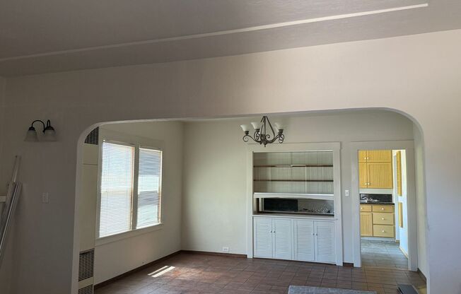 AMAZING APARTMENT DOWNTOWN LIVERMORE...COMPLETELY REMODELED WITH EVERY AMENITY