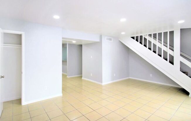 2 beds, 1.5 baths, 1,254 sqft, $1,400