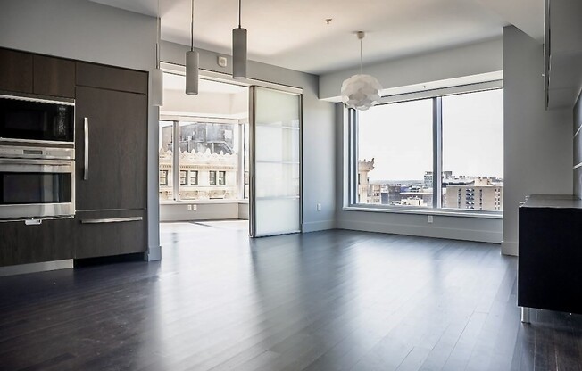 2 beds, 1.5 baths, 1,040 sqft, $6,000, Unit 16H