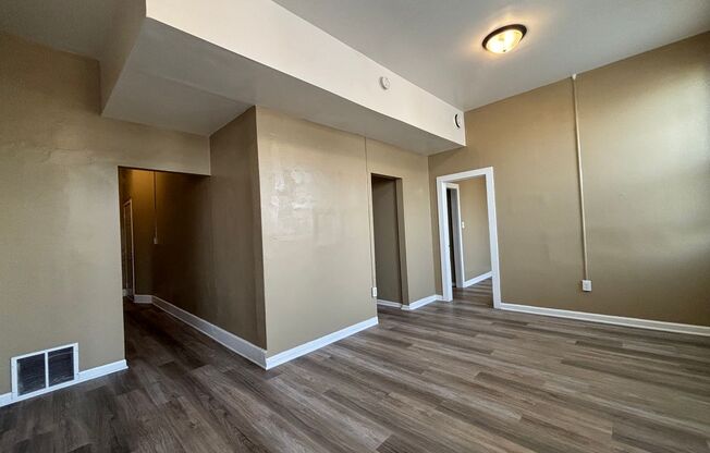 3 beds, 1 bath, 1,100 sqft, $1,392, Unit 2