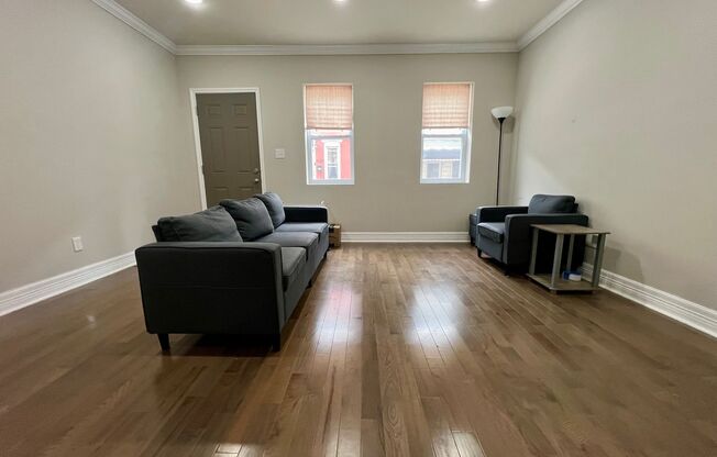 Stunning 3-Bedroom Townhome in Francisville! Available NOW!