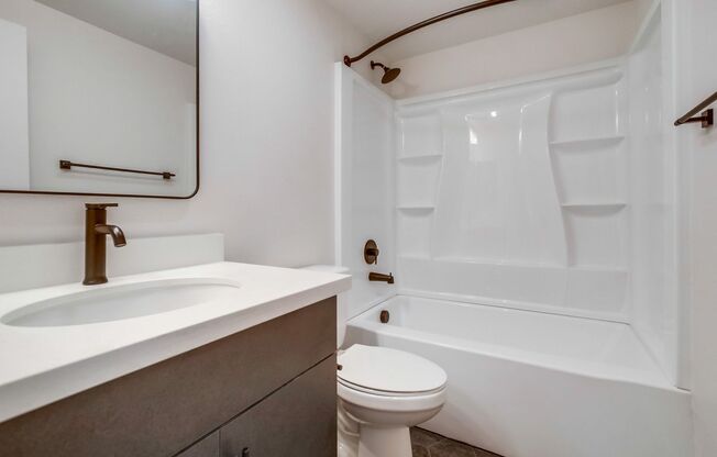 2 beds, 2 baths, 775 sqft, $2,795, Unit 4820-18