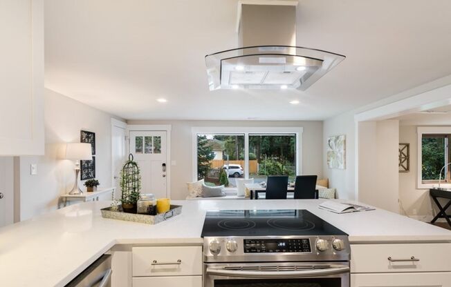 Spacious 3-Bedroom Home in Shoreline