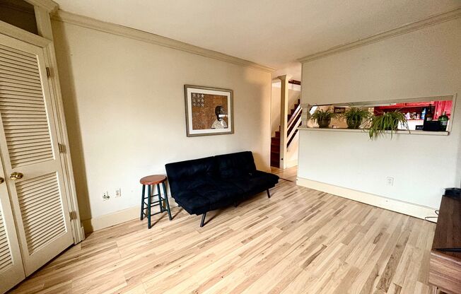 50-54 N Market St