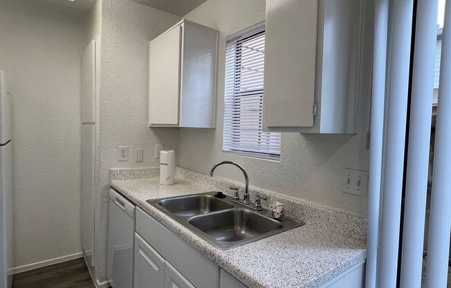 1 bed, 1.5 baths, 776 sqft, $975, Unit 24-1106