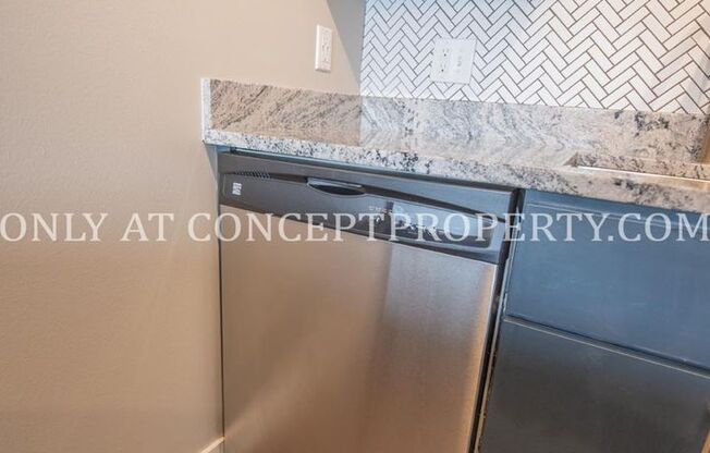 2 beds, 1 bath, 902 sqft, $1,695, Unit 14