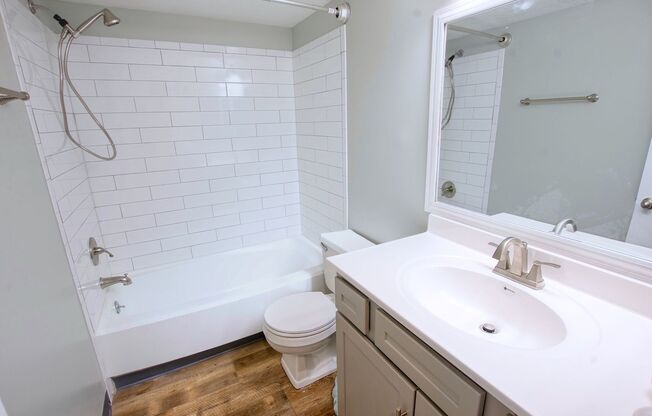 2 beds, 2 baths, 974 sqft, $1,250, Unit 3809-1C