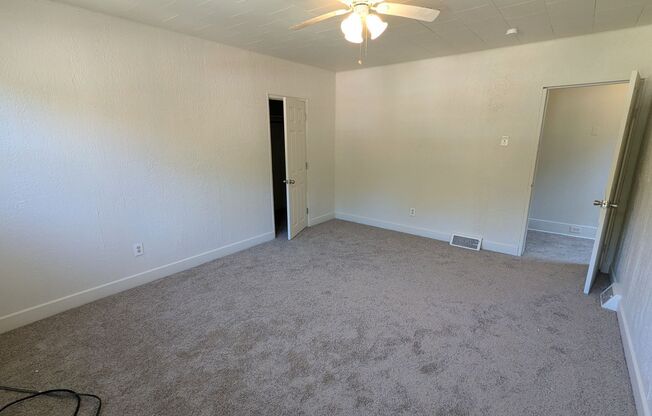 2 beds, 1 bath, $1,250