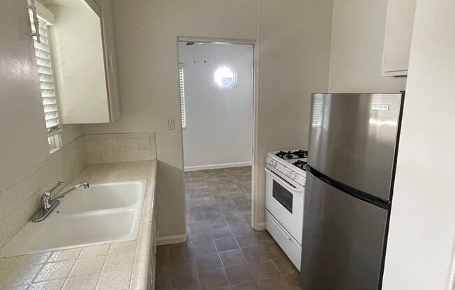 1 bed, 1 bath, 550 sqft, $1,800, Unit 4420