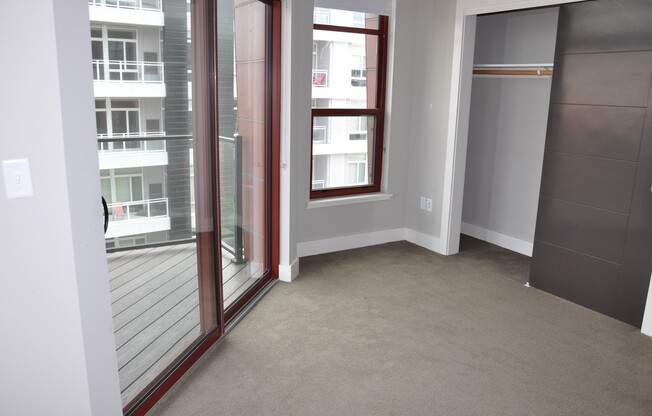 2 beds, 1 bath, 1,000 sqft, $2,240, Unit 407
