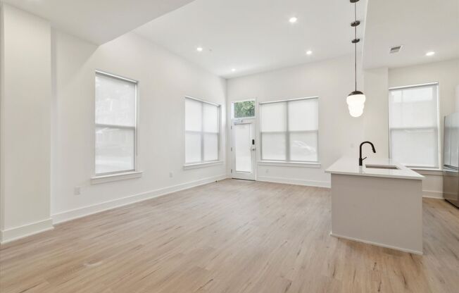 2 beds, 2 baths, 1,000 sqft, $1,795, Unit 101