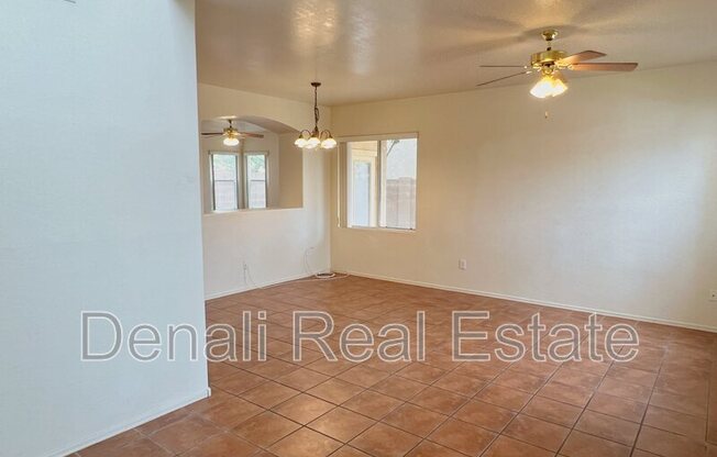 3041 W DARIEN WAY