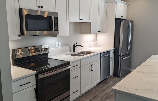 Hot Deal: This season, qualified applicants can receive $2,000 OFF move-in costs when signing a lease. Cozy up in your new home and take advantage of this offer!