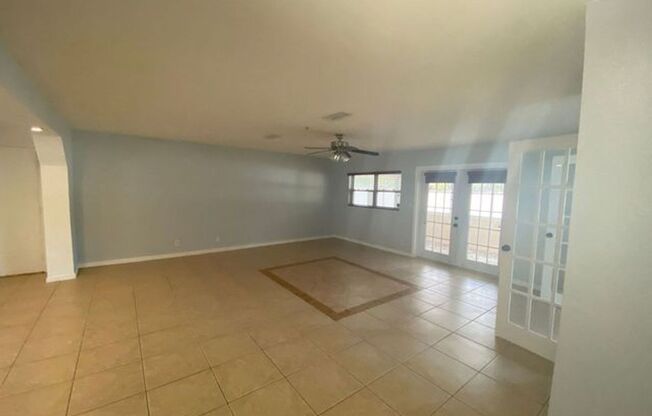 4 Bedroom 2 Bath home in Orlando for RENT!