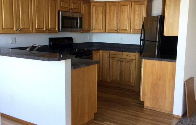 2 beds, 2.5 baths, $2,100