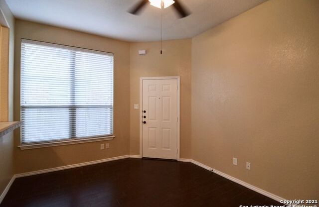 3 beds, 2.5 baths, 1,407 sqft, $1,525