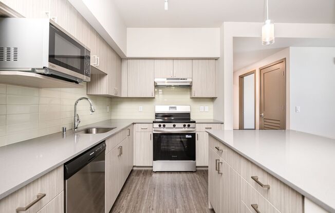 2 beds, 2 baths, $2,350, Unit Unit B212