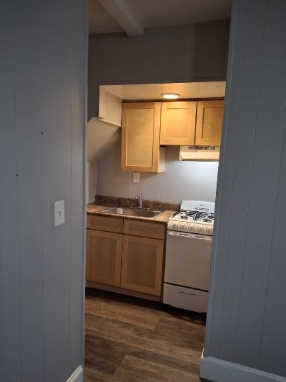 1 bed, 1 bath, 457 sqft, $2,000, Unit A