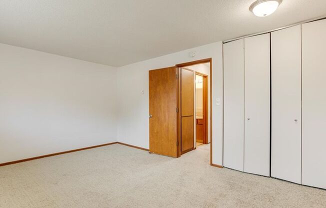 2 beds, 1.5 baths, 1,100 sqft, $1,750, Unit 35