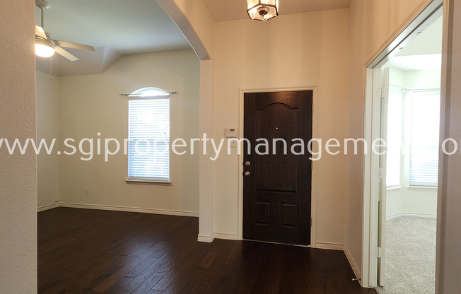 1369 CRES CV DR