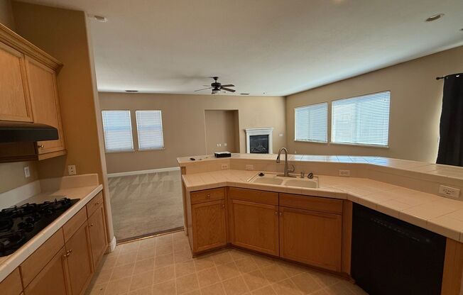 10185 Porto Moniz Way - Elk Grove 95757