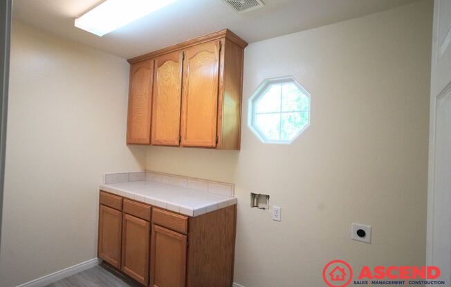 3 beds, 2 baths, 1,100 sqft, $1,750, Unit A