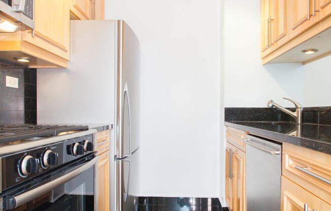 1 bed, 1 bath, $6,000, Unit 44B