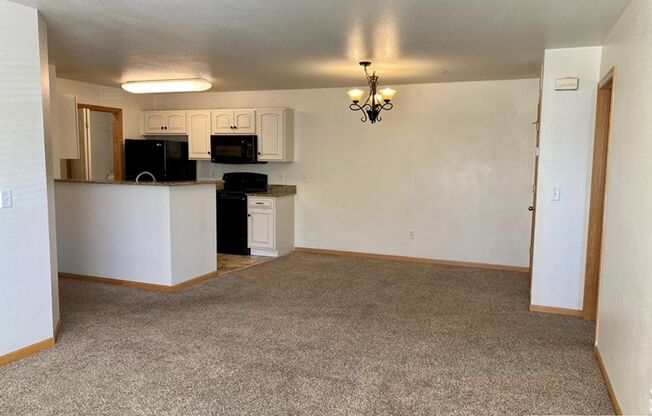 3 beds, 2 baths, $2,175, Unit UNIT C203