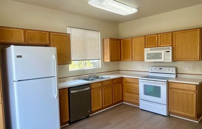 3 Bedroom House Walking Distance to McQueen High School in Cul-de-Sac