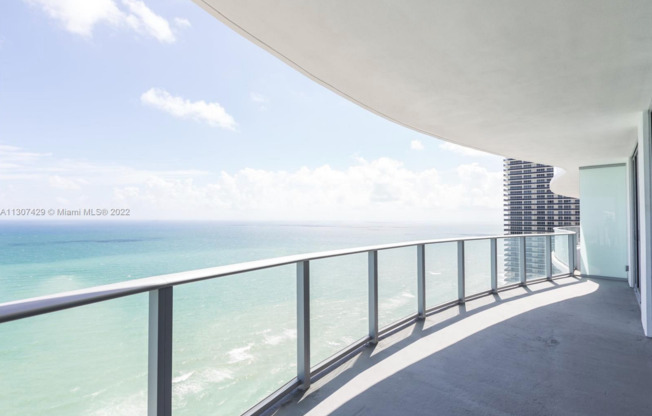 Season Rent at Hyde Beach 2/2