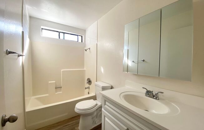 2 beds, 1 bath, $2,275, Unit #611 A-2