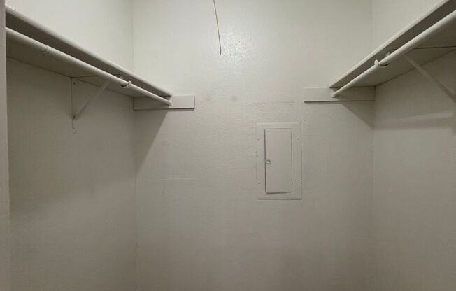 3 beds, 2 baths, 1,231 sqft, $1,515, Unit 1101