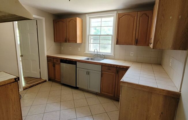 Single Family Home 3 beds 2 bath FOR RENT!