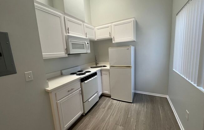 Studio, 1 bath, 288 sqft, $2,148, Unit 200