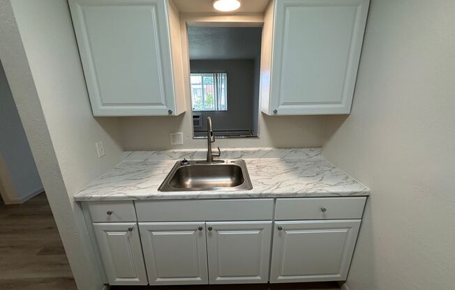 1 bed, 1 bath, $995, Unit 341
