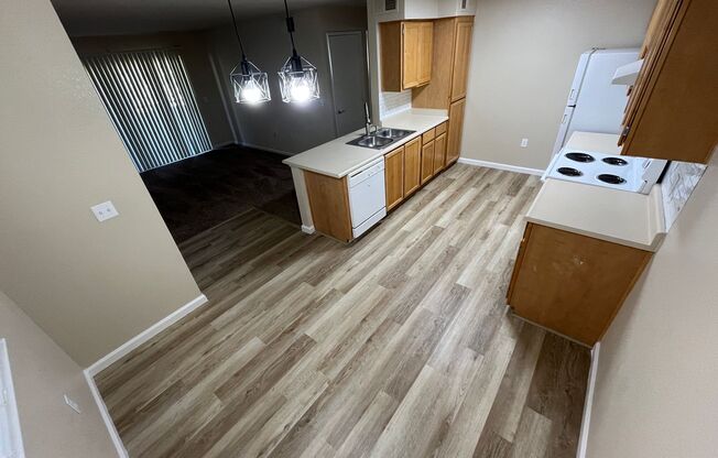 2 beds, 1 bath, 848 sqft, $1,900, Unit 1706