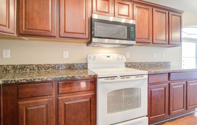 3 beds, 2 baths, 1,248 sqft, $2,400, Unit 1223