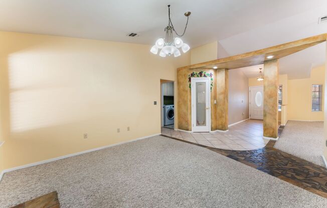 Single Story home w/ Beautiful Custom Pool!!!