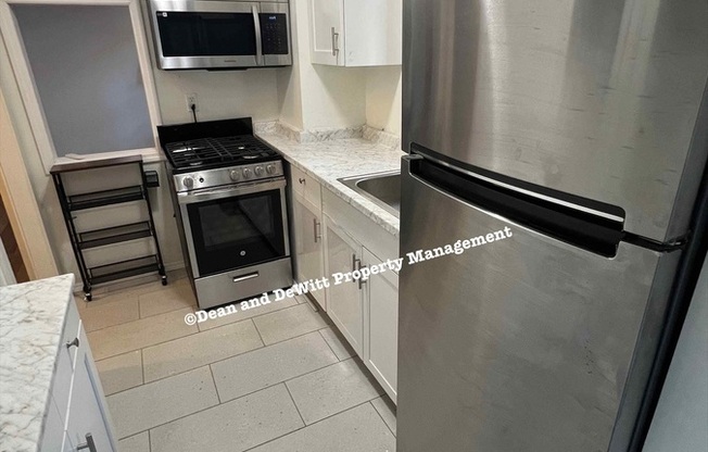 924 GRANVILLE CT N