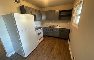 2 beds, 1 bath, $925, Unit 6111-B