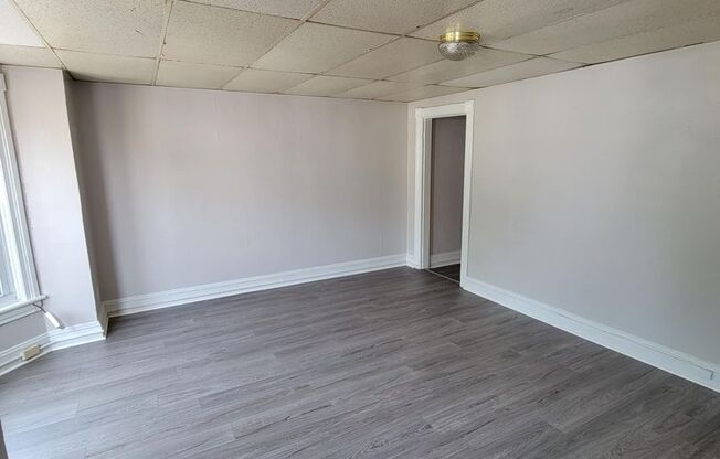 1 bed, 1 bath, $950, Unit 425 W. Franklin Street #3