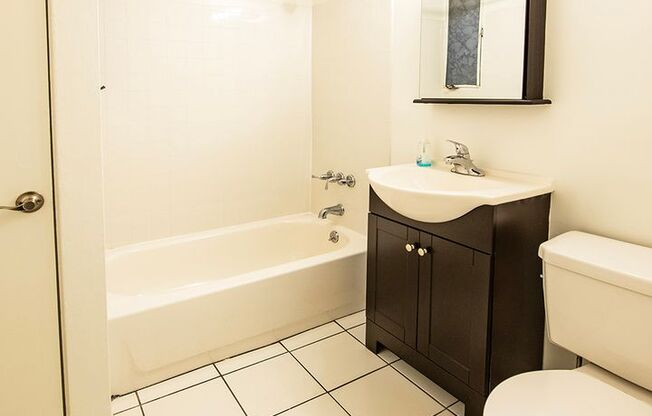 1 bed, 1 bath, 718 sqft, $1,395, Unit 101-J3