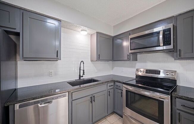 507 N ELM ST