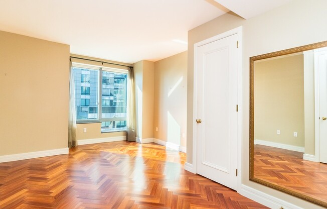 1 bed, 1.5 baths, 751 sqft, $4,500, Unit 17C